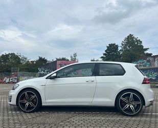 VW Volkswagen Golf 2.0 TSI BMT GTI Performance Gebrauchtwagen