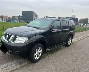 Nissan Nissan Pathfinder 2.5 dCi DPF SE 4WD Automatik SE Gebrauchtwagen