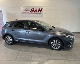 Hyundai Hyundai i30 1,4YES! NAVI AAC Sitz/Lenkheiz Tempo P Gebrauchtwagen