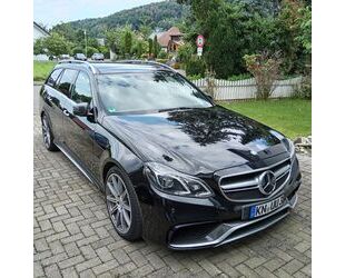 Mercedes-Benz Mercedes-Benz E 63 AMG S 4MATIC mit einer Vollauss Gebrauchtwagen