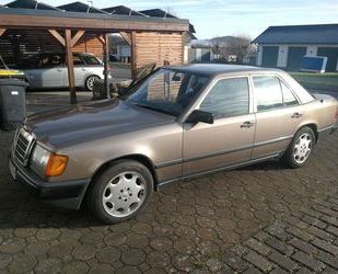 Mercedes-Benz Mercedes-Benz 230 W124 5 Gang impala wenig KM kei Gebrauchtwagen