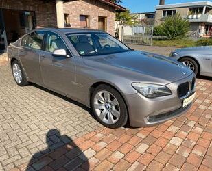 BMW BMW 750i+Leder+Navi+Bi-Xenon+Top Zustand+ Gebrauchtwagen