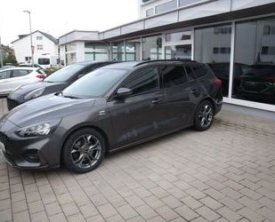 Ford Ford Focus Turnier ST-Line Automatik mit AHK Gebrauchtwagen