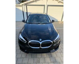 BMW BMW 118i Advantage Aut SHZ LED Navi PDC TMP Gebrauchtwagen