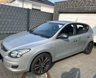 Hyundai Hyundai i30 CW 1.4 Edition Plus + Display Radio Gebrauchtwagen