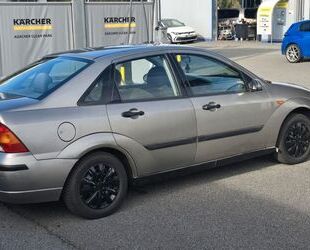 Ford Ford Focus 1,6 Ghia X Ghia X Gebrauchtwagen