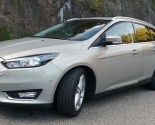 Ford Ford Focus-Turnier *Titanium*Automatik*Kamera*Navi Gebrauchtwagen