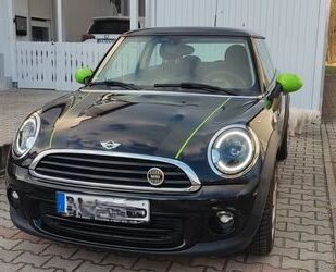 Mini MINI One 55kW Brick Lane Alien Green Brick Lane A. Gebrauchtwagen