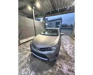 Toyota Toyota Auris Cool 1,33-l-Dual-VVT-i Cool Gebrauchtwagen