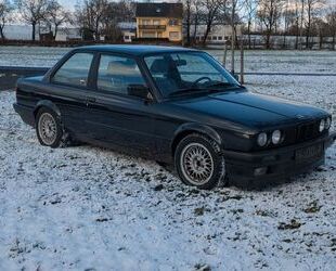 BMW BMW E30 318is - Original 2-türige Limo in schwarz Gebrauchtwagen