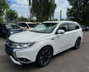 Mitsubishi Mitsubishi Outlander PHEV Top 4WD Schiebedach, Led Gebrauchtwagen