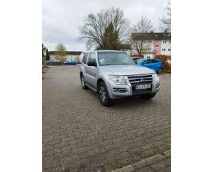 Mitsubishi Mitsubishi Pajero 3,2 DI-D 4WD Plus Plus Gebrauchtwagen