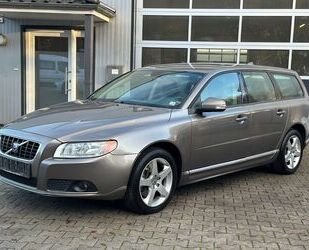 Volvo Volvo V70 Kombi Momentum *Automatik* Leder * Navi* Gebrauchtwagen