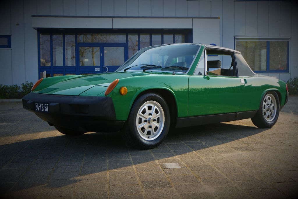 914