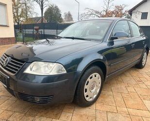 VW Volkswagen Passat 1.6 Comfortline+Klimatr.+SHZ+PDC Gebrauchtwagen