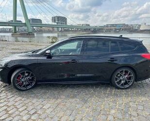 Ford Ford Focus ST Turnier B&O Performance Selbstlenken Gebrauchtwagen