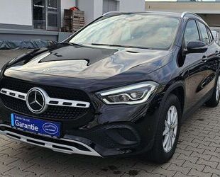 Mercedes-Benz Mercedes-Benz GLA 220 GLA 220 d NAVI*LED*AHK*KAMER Gebrauchtwagen