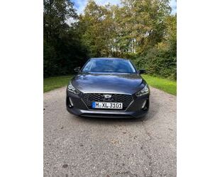 Hyundai Hyundai i30 1.6 CRDi Premium, Pano, Sitzheiz.& -l Gebrauchtwagen