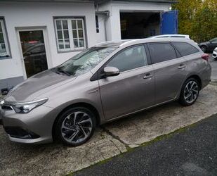 Toyota Toyota Auris Touring Sports Hybrid Design Edition Gebrauchtwagen