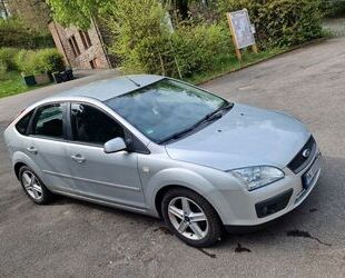 Ford Ford Focus 1,6 Benzin TÜV 1/26 Gebrauchtwagen