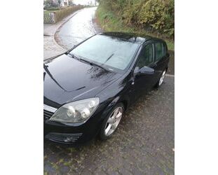 Opel Opel Astra 2.0 Turbo Sport 125kW Sport Gebrauchtwagen