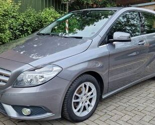 Mercedes-Benz Mercedes-Benz B 180 /NAVIGATION/GARANTIE/ALLWETTER Gebrauchtwagen