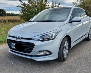 Hyundai Hyundai i20 SUN/PASSION 120PS STANDHEIZUNG, PANO! Gebrauchtwagen