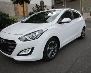 Hyundai Hyundai i30 blue Passion Klima Alu PDC Sitzheiz. Gebrauchtwagen