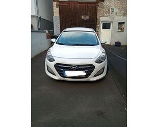 Hyundai Hyundai i30 1.6 CRDi 81kW 110 PS Gebrauchtwagen