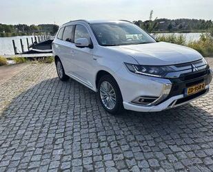 Mitsubishi Mitsubishi Outlander 2.4 PHEV Instyle Gebrauchtwagen