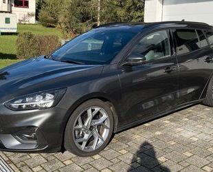 Ford Ford Focus 2,3 EcoBoost ST Turnier Auto ST Gebrauchtwagen