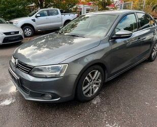 VW Volkswagen Jetta Highline LEDER PDC Gebrauchtwagen