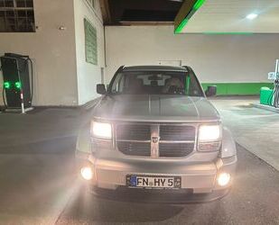 Dodge Dodge Nitro SXT 2.8 CRD 4WD Autom*AHK*TEMP*TÜV*Kli Gebrauchtwagen