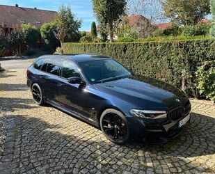 BMW BMW 530d xDrive Touring schwarz/schwarz Sportpaket Gebrauchtwagen