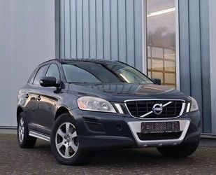 Volvo Volvo XC60 2.0D3 GEARTRONIC/R-DESIGN/LEDER/NAV/AHK Gebrauchtwagen