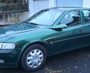 Opel Opel Vectra 1.8 16V - Rentnerfahrzeug! Gebrauchtwagen