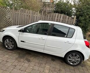 Renault Renault Clio Expression 1.2 16V 75 Night & Day Gebrauchtwagen