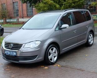 VW Volkswagen Touran United*DSG*Tempomat*SHZ*AHK* Gebrauchtwagen