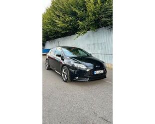 Ford Ford Focus 2,0 EcoBoost ST Leder-Exklusiv-Paket ST Gebrauchtwagen