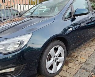 Opel Opel Astra J Lim. 5-trg. Style, Klima, 8 Fachberei Gebrauchtwagen