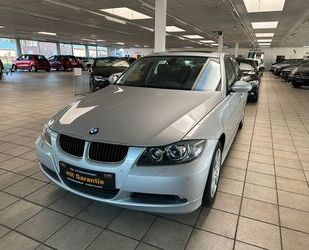 BMW BMW 320d/NAVI/LEDER/XENON/SHZ/PDC/SCHECKHEFT/ Gebrauchtwagen