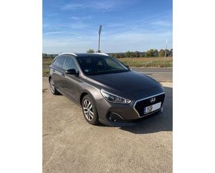 Hyundai Hyundai i30 cw YES!DCT 1,4T-GDI 140PS+NAVI+DAB+KLI Gebrauchtwagen