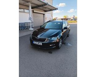 Skoda Skoda Octavia 1.6 TDI SCR DSG SOLEIL Combi SOLEIL Gebrauchtwagen