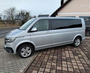 VW Volkswagen T6 Caravelle Lang mit 9 Sitze und Stand Gebrauchtwagen