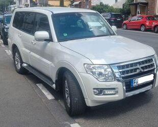 Mitsubishi Mitsubishi Pajero 3,2 DI-D 4WD MONTERO Gebrauchtwagen