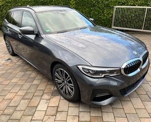 BMW BMW 320d M Paket Pano SAG LivePR LED ACC 1.Hd Gebrauchtwagen