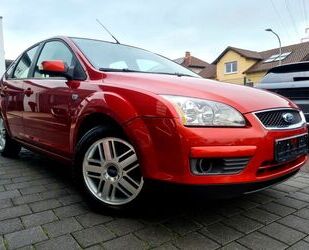 Ford Ford Focus Ghia Leder Klima Sitzheizung Tempomat Gebrauchtwagen