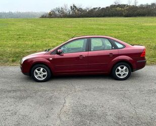 Ford Ford Focus 1,6 Ti-VCT Ghia Ghia Gebrauchtwagen