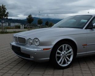 Jaguar Jaguar XJR 4.2 | Historie | TÜV & Dachhimmel Neu Gebrauchtwagen