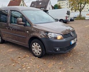 VW Volkswagen Caddy mit Rollstuhlrampe wenig KM, top Gebrauchtwagen